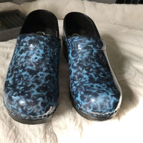 Sanita | Leopard Print Clogs in Blue & Black - Picture 2 of 12